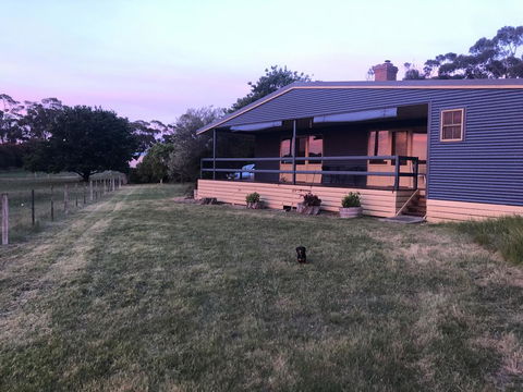 Country Farm House Close To Ballarat - Accommodation Burleigh 0