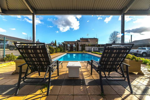 Country Gardens Motel - Accommodation Burleigh 2