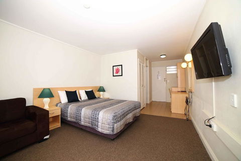 Country Gardens Motel - Accommodation Burleigh 0