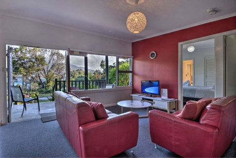 Cove Beach Apartment 1 - Accommodation Burleigh 0