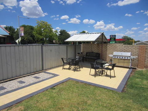 Cowra Crest Motel - Accommodation Burleigh 1