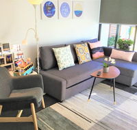 Cozy homely apartment CBR central - Accommodation Burleigh