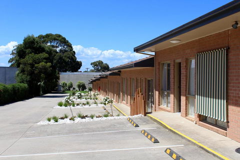 Cranbourne Motor Inn - Accommodation Burleigh 3