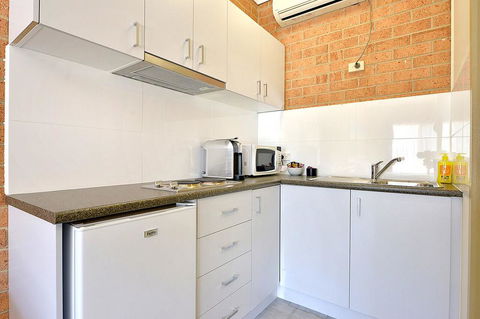 Cranbourne Motor Inn - Accommodation Burleigh 2