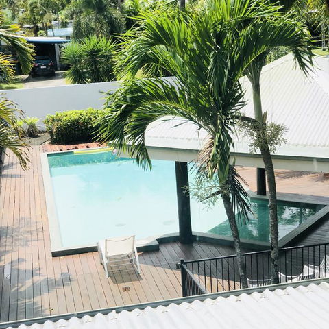 Crazy About Cairns Resort Living - 6 Bedrooms - Accommodation Burleigh 3