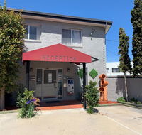 Crest Motor Inn - Accommodation Burleigh