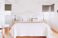 Book Seville Accommodation Vacations Accommodation Burleigh Accommodation Burleigh