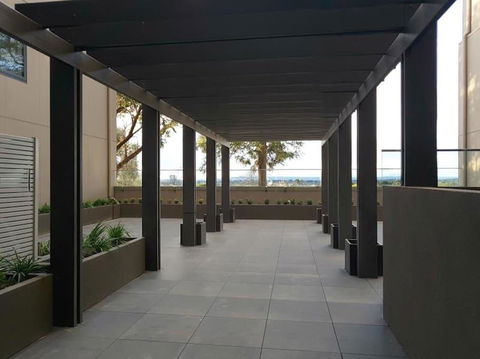 Deakin 2Bed 2Bath And Free Parking - Accommodation Burleigh 1