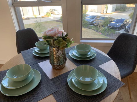 Delicate And Peaceful Bundoora Townhouse 12-R2 - Accommodation Burleigh 0