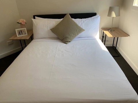 Delicate And Peaceful Bundoora Townhouse 7-R1 - Accommodation Burleigh 1