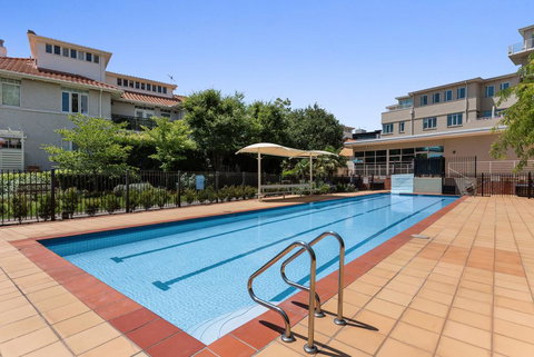 Deluxe Unit With Pool, Parking And Gym Near Beaches - Accommodation Burleigh 3