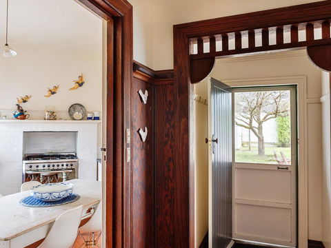 Dingle On Barclay - Accommodation Burleigh 3