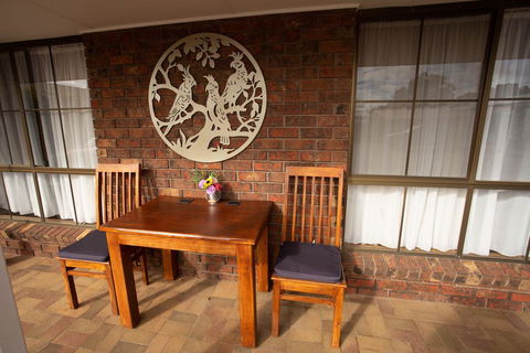 Donald Motor Lodge - Accommodation Burleigh 1