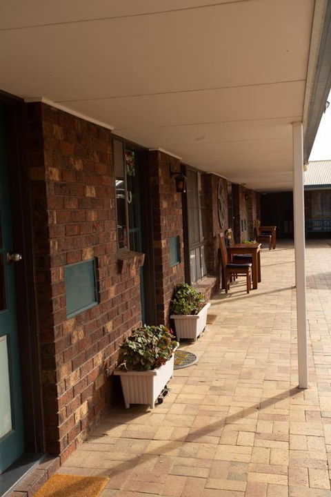 Donald Motor Lodge - Accommodation Burleigh 3