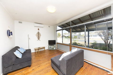 DOUGLAS COTTAGE FORSTER - Accommodation Burleigh 1