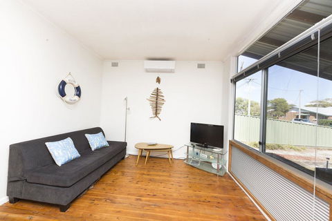 DOUGLAS COTTAGE FORSTER - Accommodation Burleigh 2