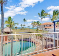 Driftwood on the Beach - Accommodation Burleigh
