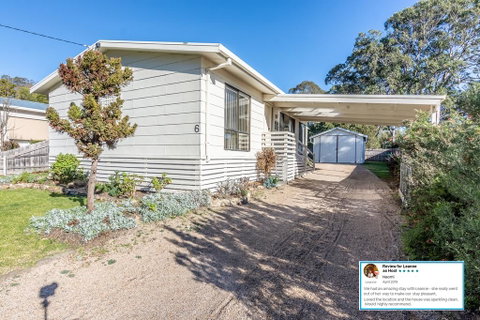 Eagle Bay Cottage - Accommodation Burleigh 0