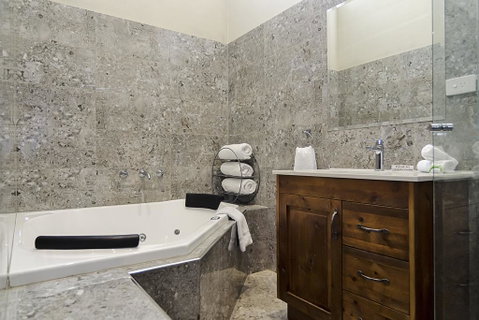 Eagle Foundry Bed & Breakfast - Accommodation Burleigh 1