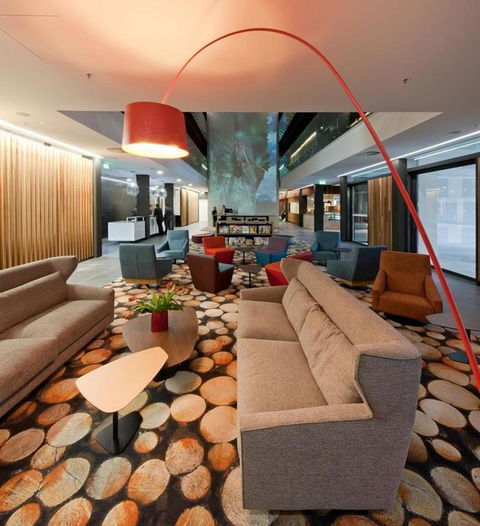 East Hotel And Apartments - Accommodation Burleigh 3