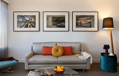 East Hotel And Apartments - Accommodation Burleigh 1