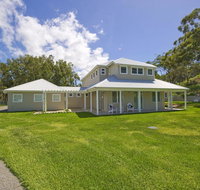 Echo Beach House 16 Reflections Dr - Luxurious House with Magnificent Pool and Ducted Air