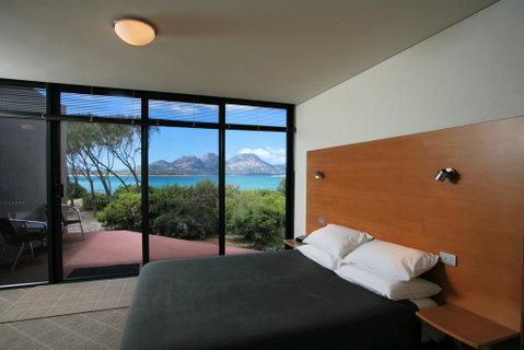 Edge Of The Bay Resort - Accommodation Burleigh 1