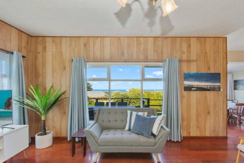 EIGHTY STEPS - Walk To The Ocean Edge - Accommodation Burleigh 0