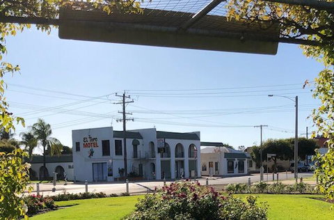 EL TORO MOTEL - Accommodation Burleigh 0