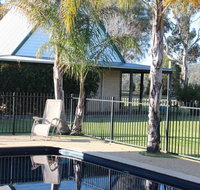 Elinike Guest Cottages - Accommodation Burleigh