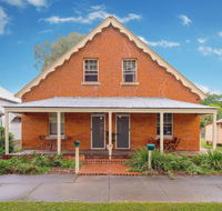 Eliza 1875 Red Brick Duplex Townhouse - Accommodation Burleigh