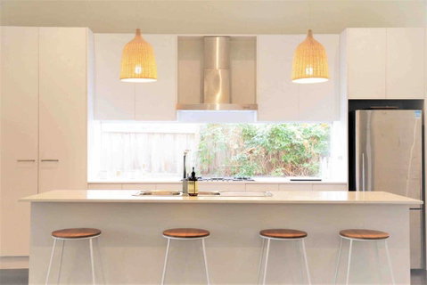 Elwood Beach House - Accommodation Burleigh 3