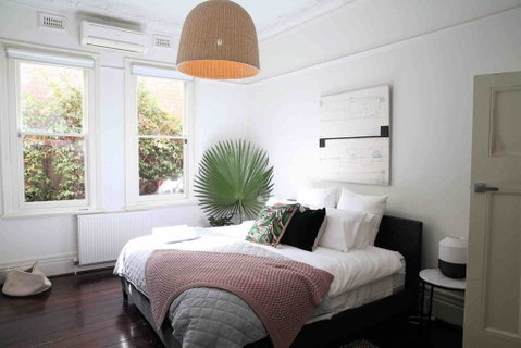 Elwood Beach House - Accommodation Burleigh 2