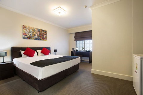 Enfield Hotel - Accommodation Burleigh 3