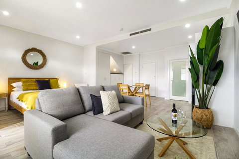 Enjoy Bayside Life At Stylish Studio Close To City - Accommodation Burleigh 0