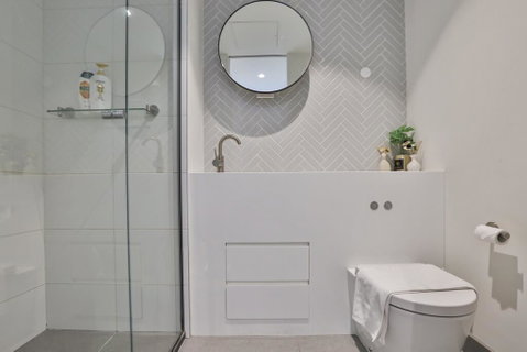 EQ TOWER Melbourne CBD APT - Accommodation Burleigh 3