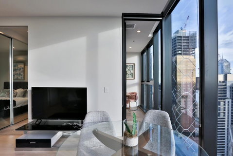 EQ TOWER Melbourne CBD APT - Accommodation Burleigh 0