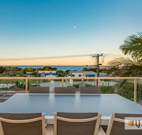 EXCLUSIVE OCEAN VIEW PENTHOUSE ON MARINE PARADE - Accommodation Burleigh