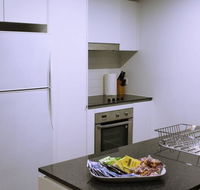 Executively Styled 2 Bed 2 Bath Perfect Location - Accommodation Burleigh