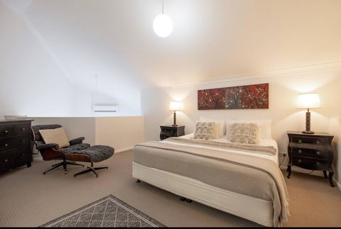 Fabulous Kangaroo Point 3 Bedroom Apartment - Accommodation Burleigh 0