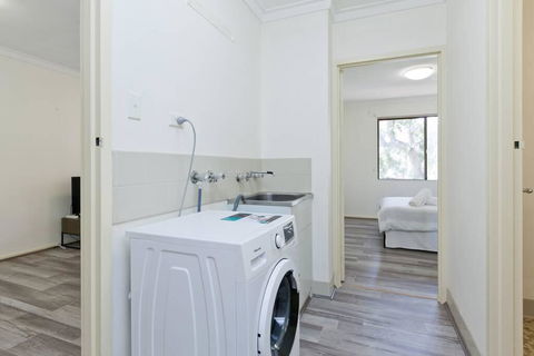 Fabulous Location Near Perth Zoo With Free Parking - Accommodation Burleigh 2