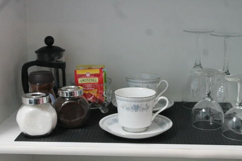 Factory Lane B&B - Accommodation Burleigh 2