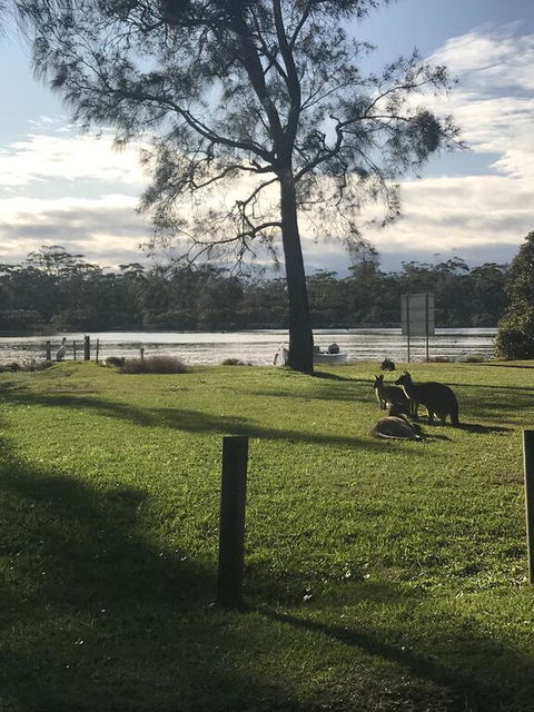 FAIRVIEW 25A - Waterfront Home - Accommodation Burleigh 3