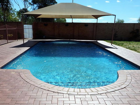 Fairways Bed & Breakfast At Jerilderie - Accommodation Burleigh 2