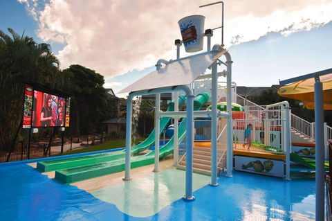 FAMILY PARADISE - Accommodation Burleigh 3