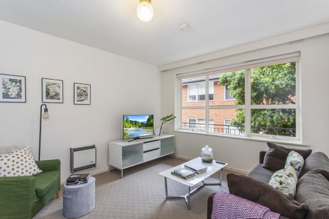 Family-friendly Apartment In Green Glen Iris - Accommodation Burleigh 0