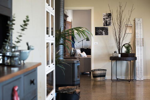 Farmer Smith Estate - Sunrise Retreat - Accommodation Burleigh 0