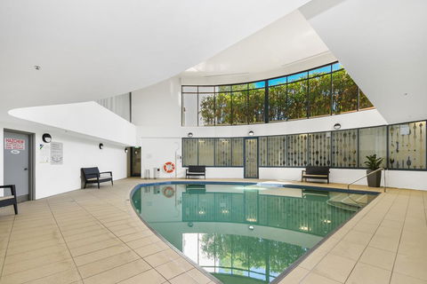 FAVOURITE GET-AWAY ON THE BEACHFRONT - Accommodation Burleigh 2