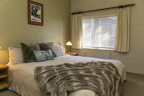 Feathertop Alpine Lodge - Accommodation Burleigh 2