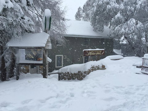 Feathertop Alpine Lodge - Accommodation Burleigh 0